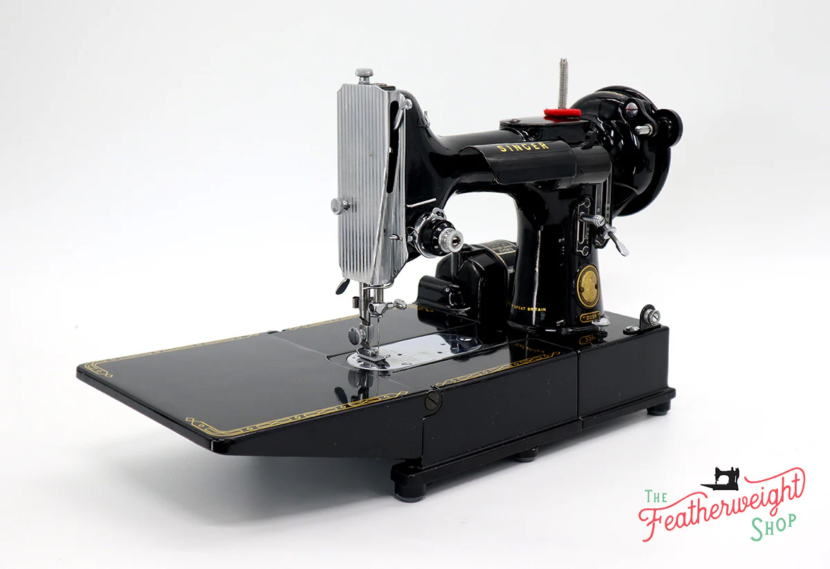 Singer Featherweight 222K Sewing Machine EL181*** - Image 4