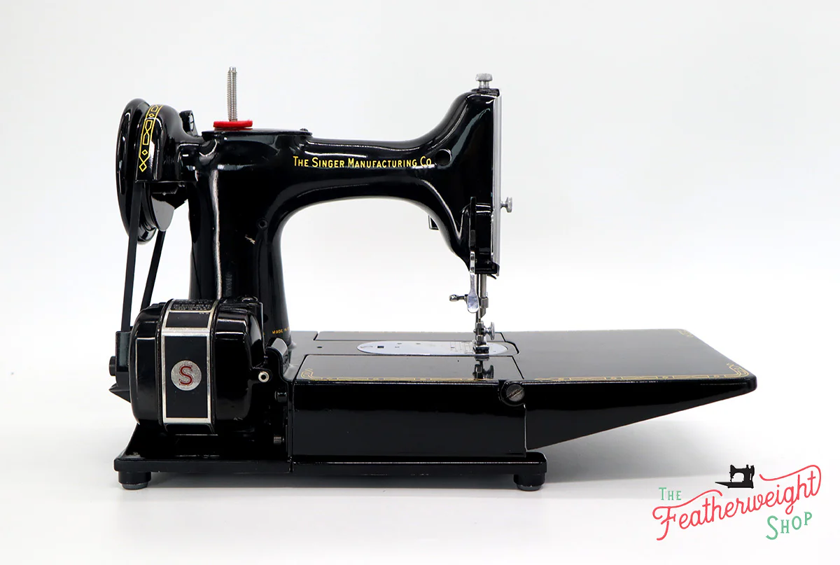 Singer Featherweight 222K Sewing Machine EL181*** - Image 8