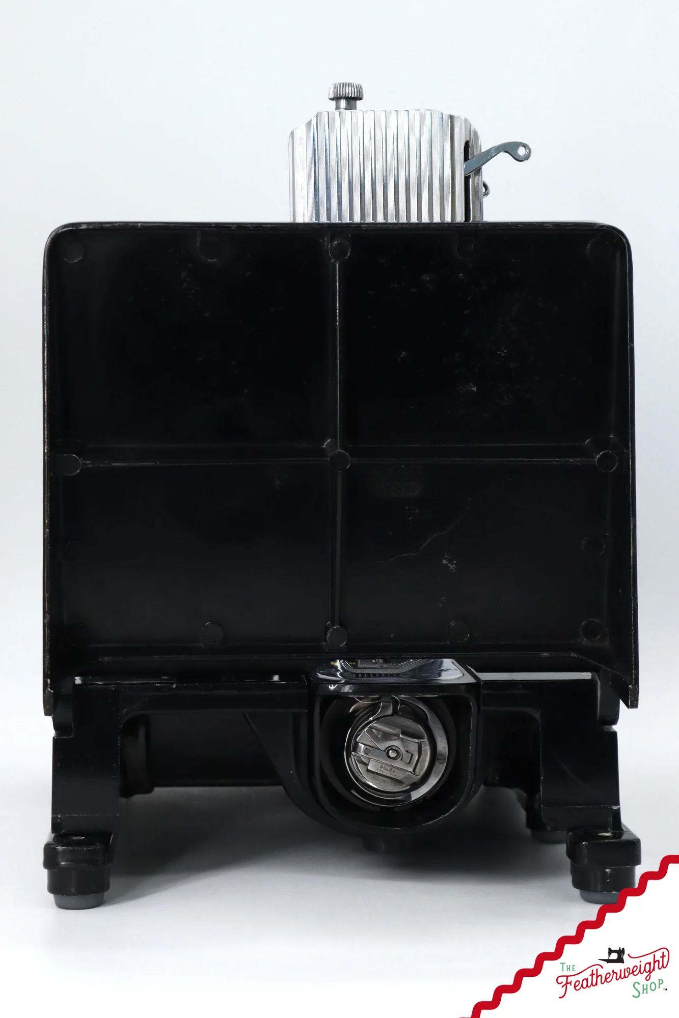 Singer Featherweight 222K Sewing Machine - EL1833**, 1956 - Image 4