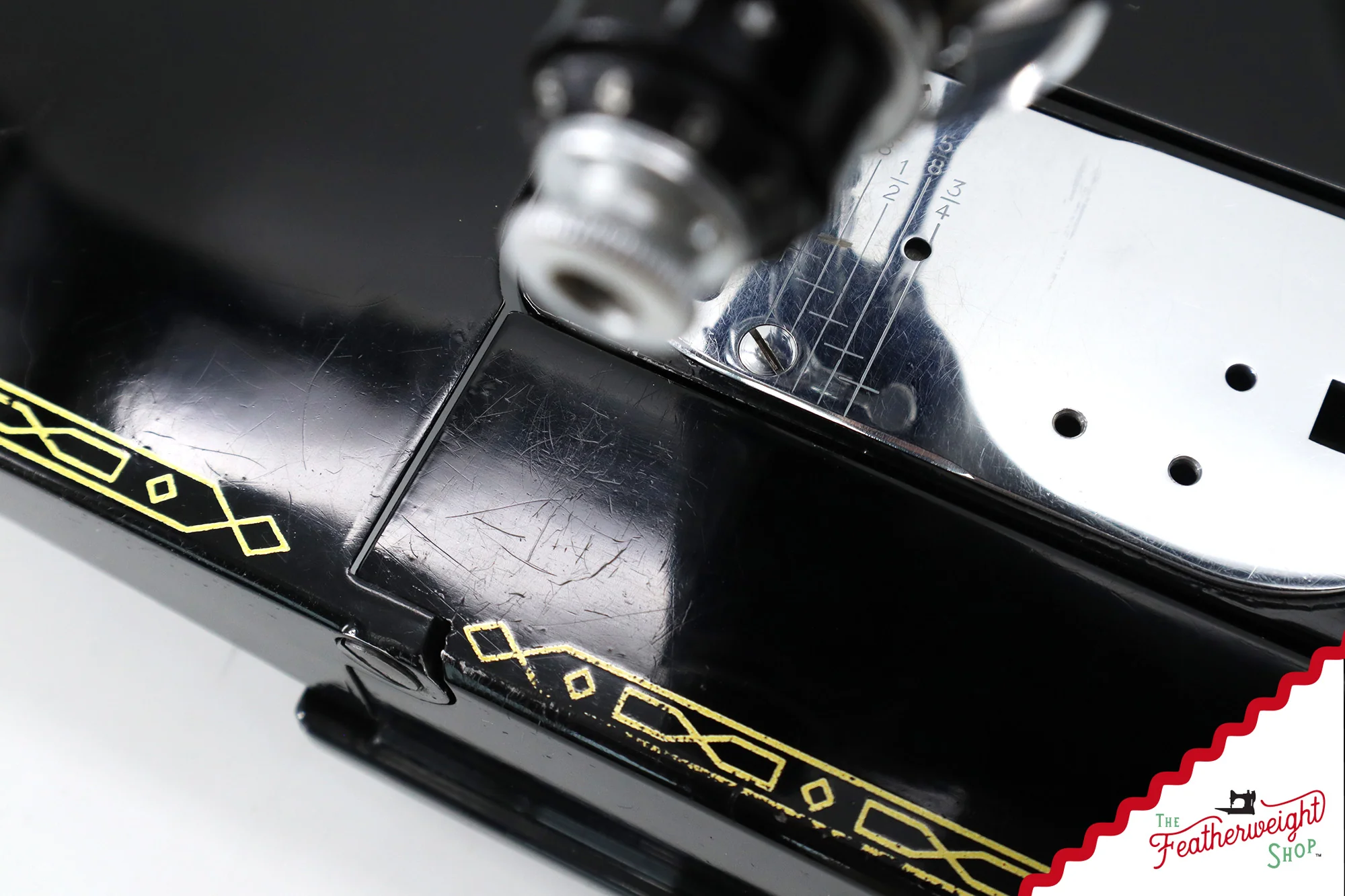 Singer Featherweight 222K Sewing Machine - EL1833**, 1956 - Image 9