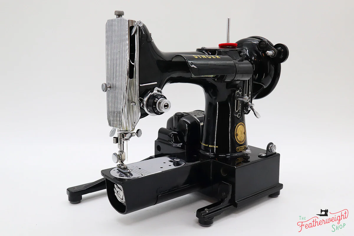 Singer Featherweight 222K Sewing Machine EL1841** - Image 3