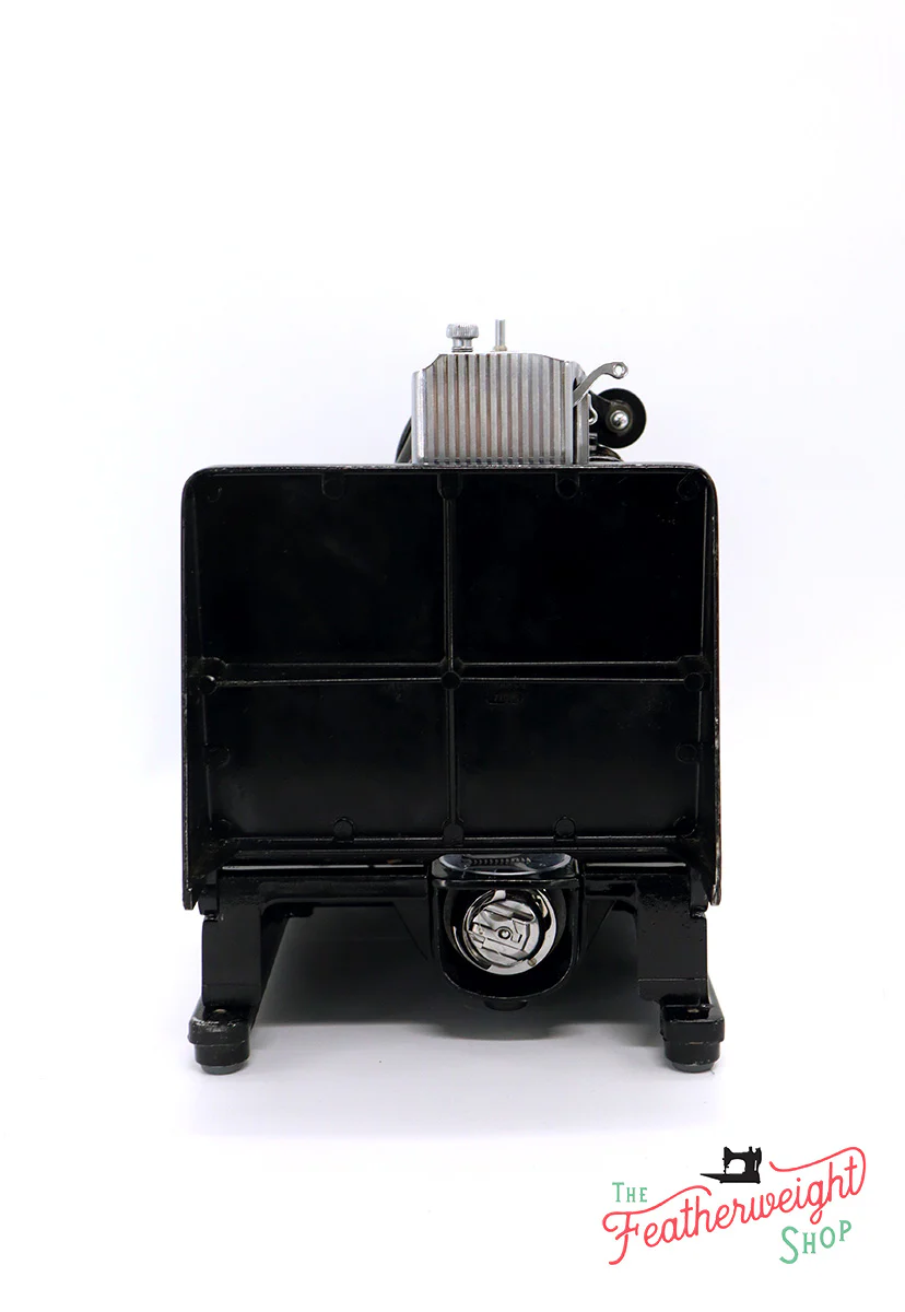 Singer Featherweight 222K Sewing Machine EL185*** - Image 5