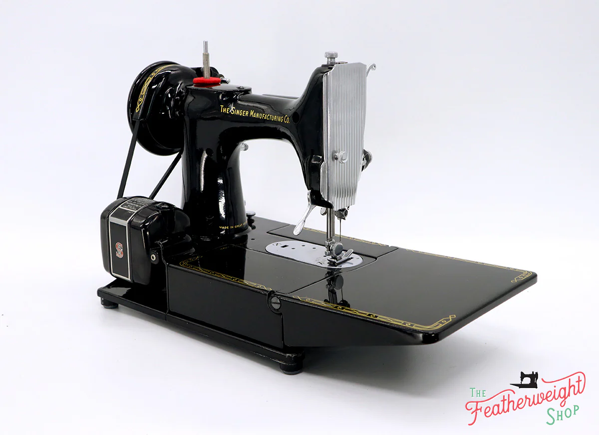 Singer Featherweight 222K Sewing Machine EL185*** - Image 6