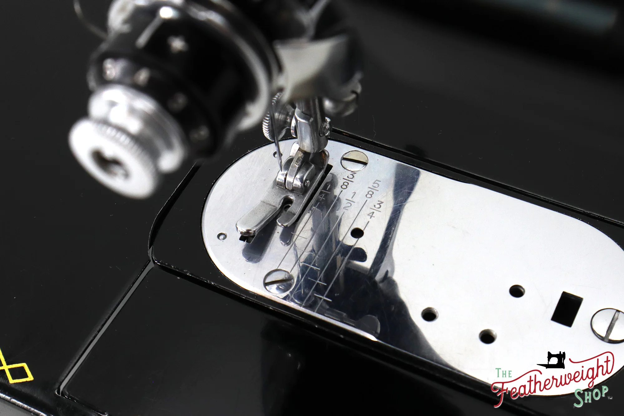Singer Featherweight 222K Sewing Machine - EL1853**, 1956 - Image 15