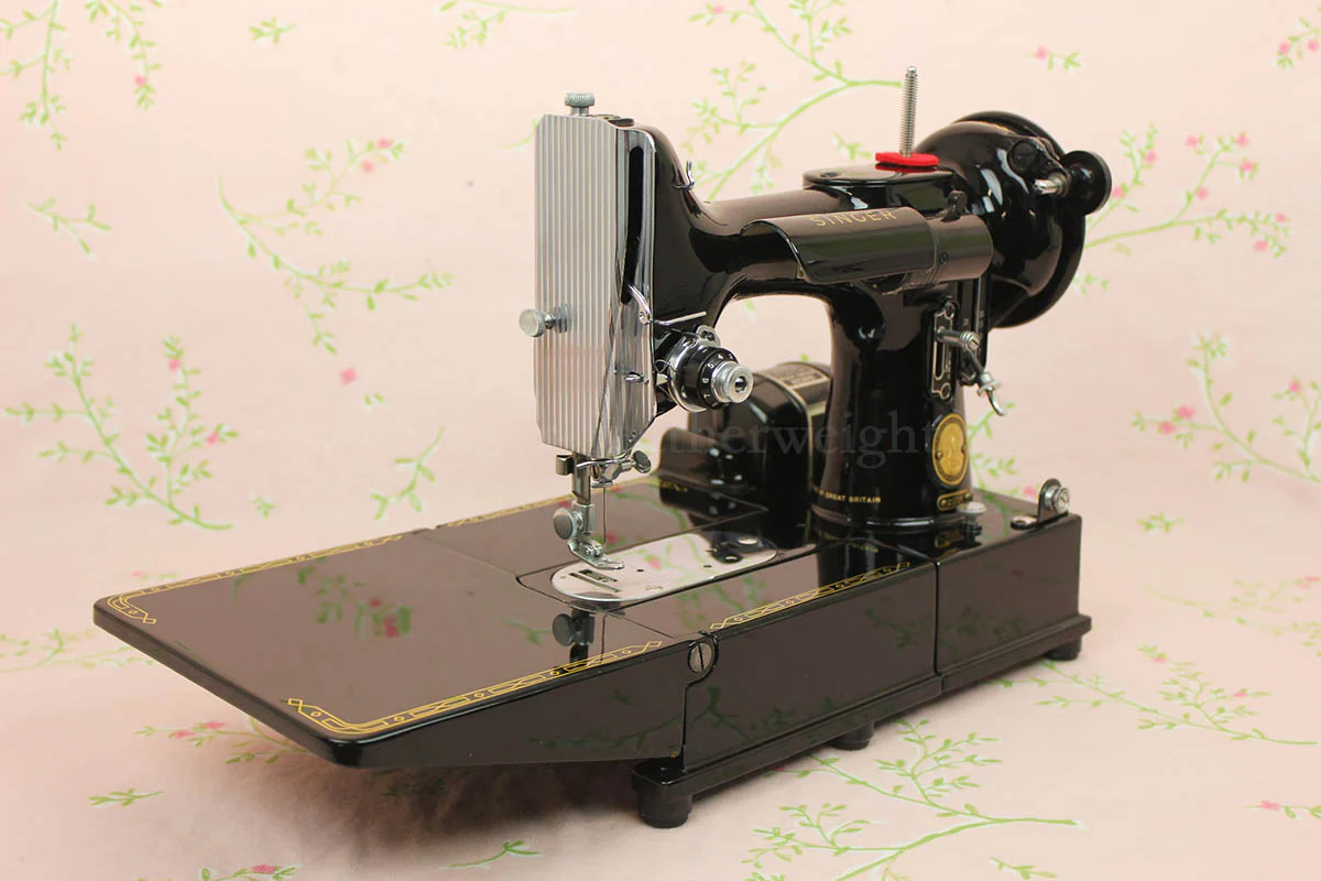 Singer Featherweight 222K Sewing Machine EL683*** - Image 2