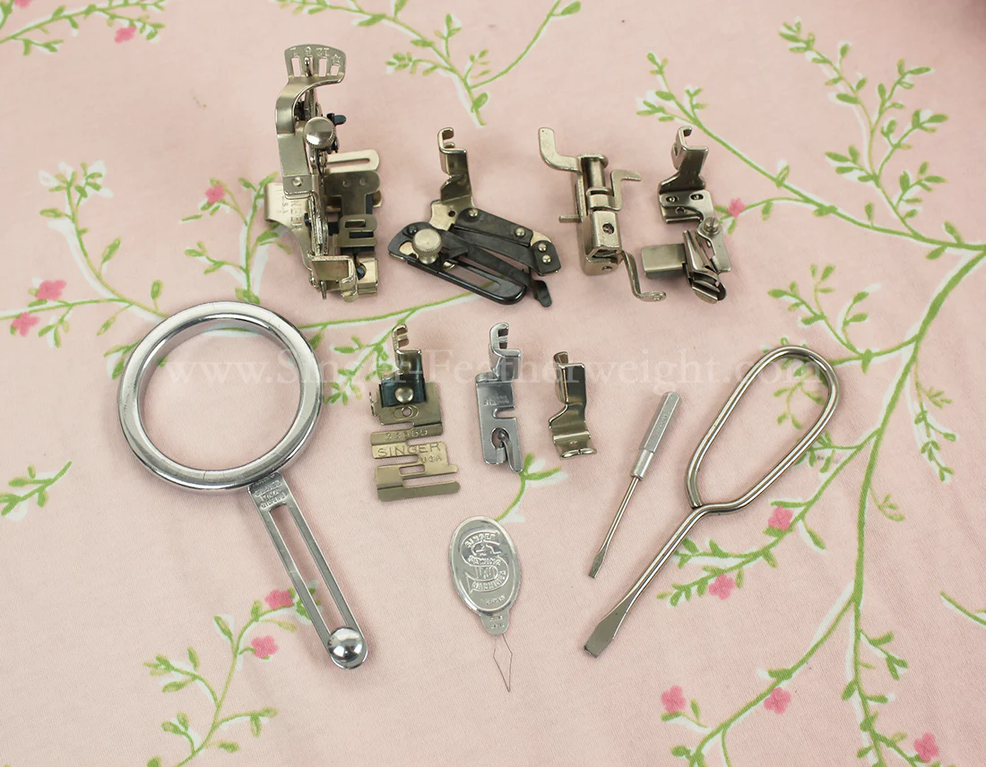 Singer Featherweight 222K Sewing Machine EL683*** - Image 20