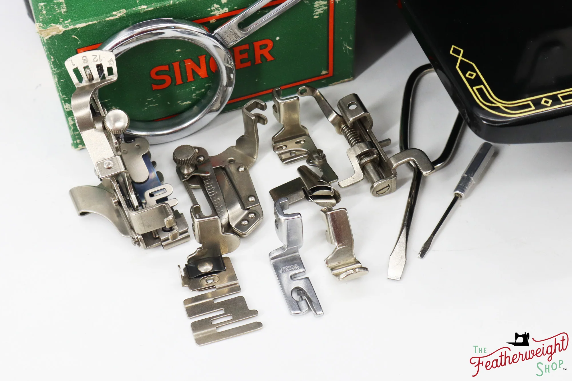 Singer Featherweight 222K Sewing Machine - EL6833**, 1956 - Image 17