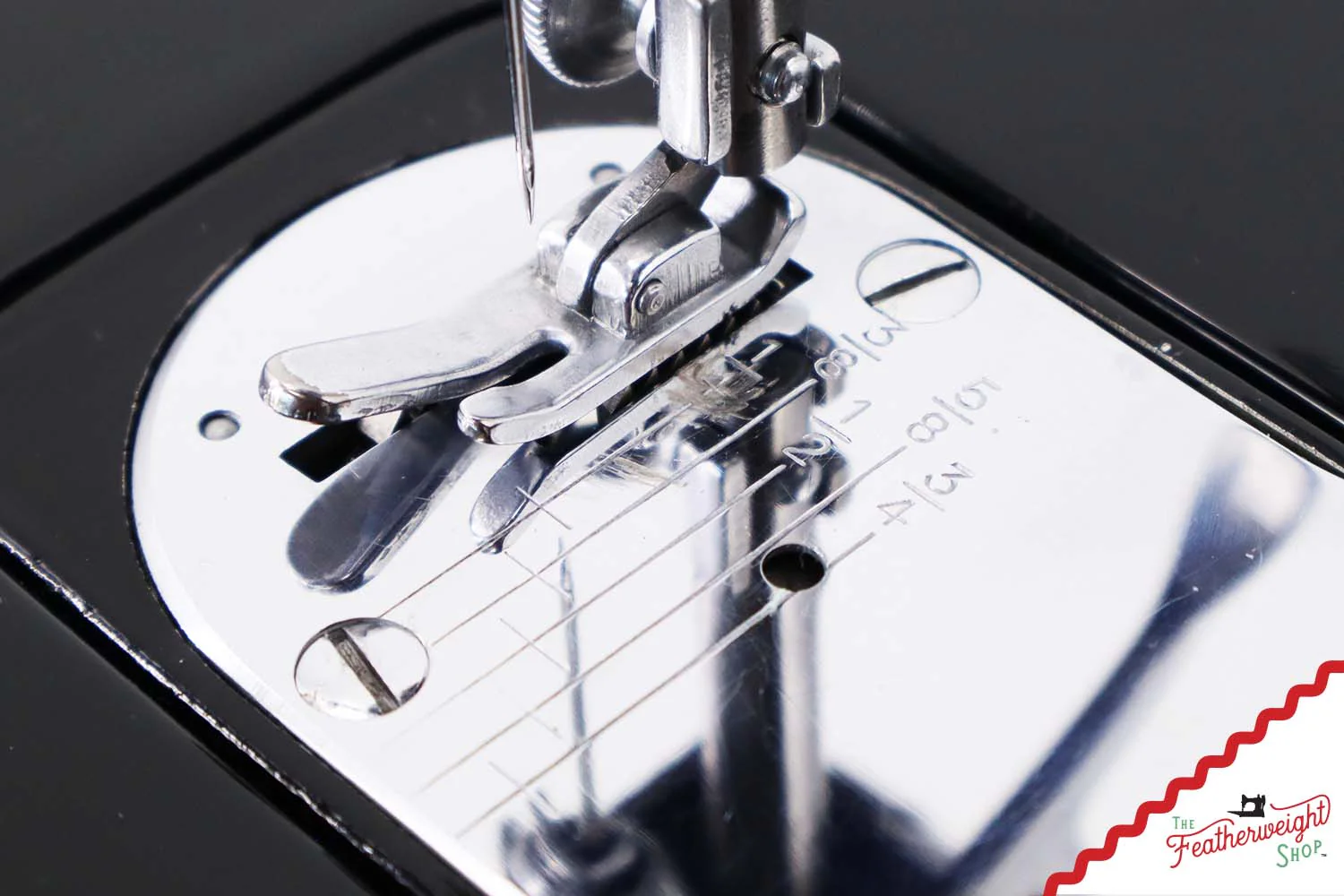 Singer Featherweight 222K Sewing Machine - EL6855**, 1956 - Image 15