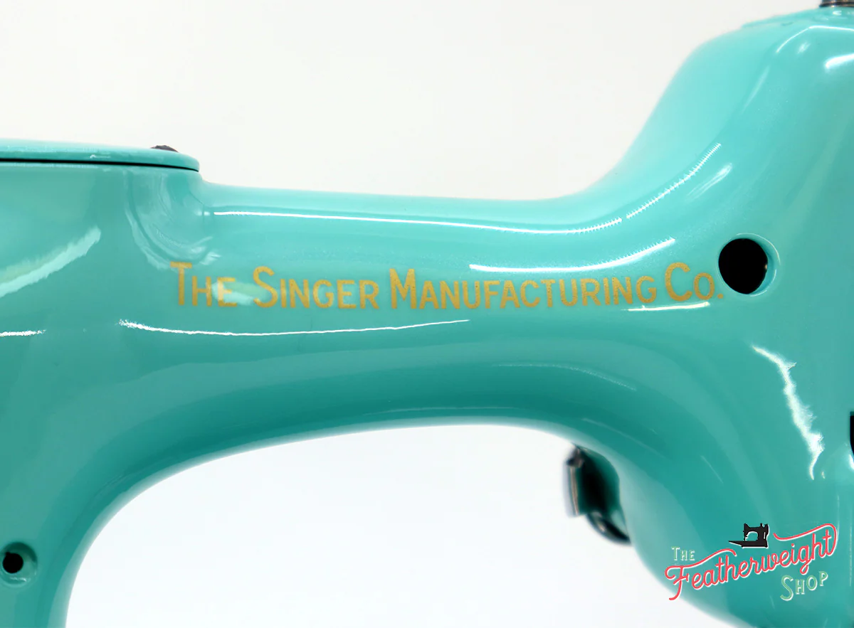 Singer Featherweight 222K Sewing Machine EL6858** - Fully Restored in Tiffany Blue - Image 15