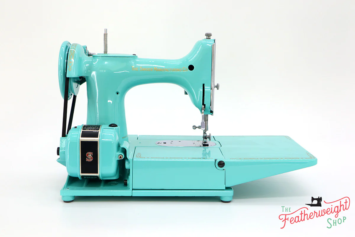Singer Featherweight 222K Sewing Machine EL6858** - Fully Restored in Tiffany Blue - Image 8
