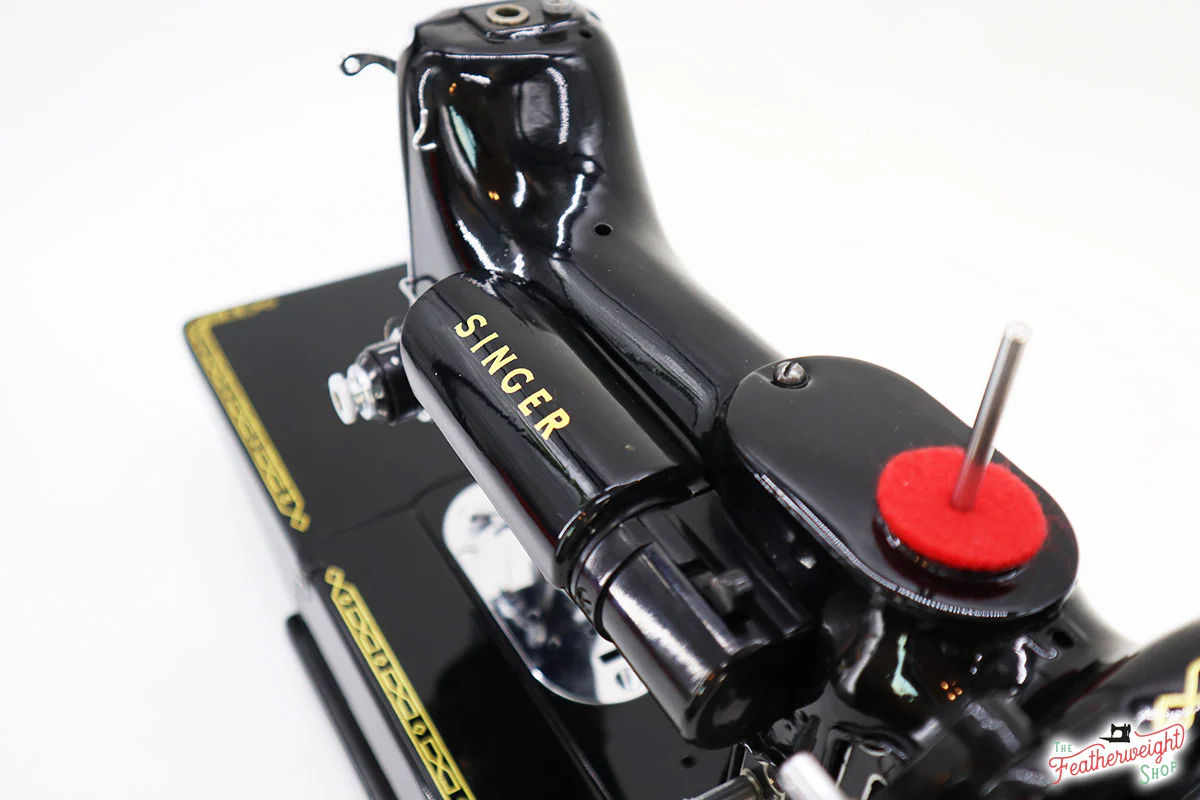 Singer Featherweight 222K Sewing Machine EM2350** - Image 15