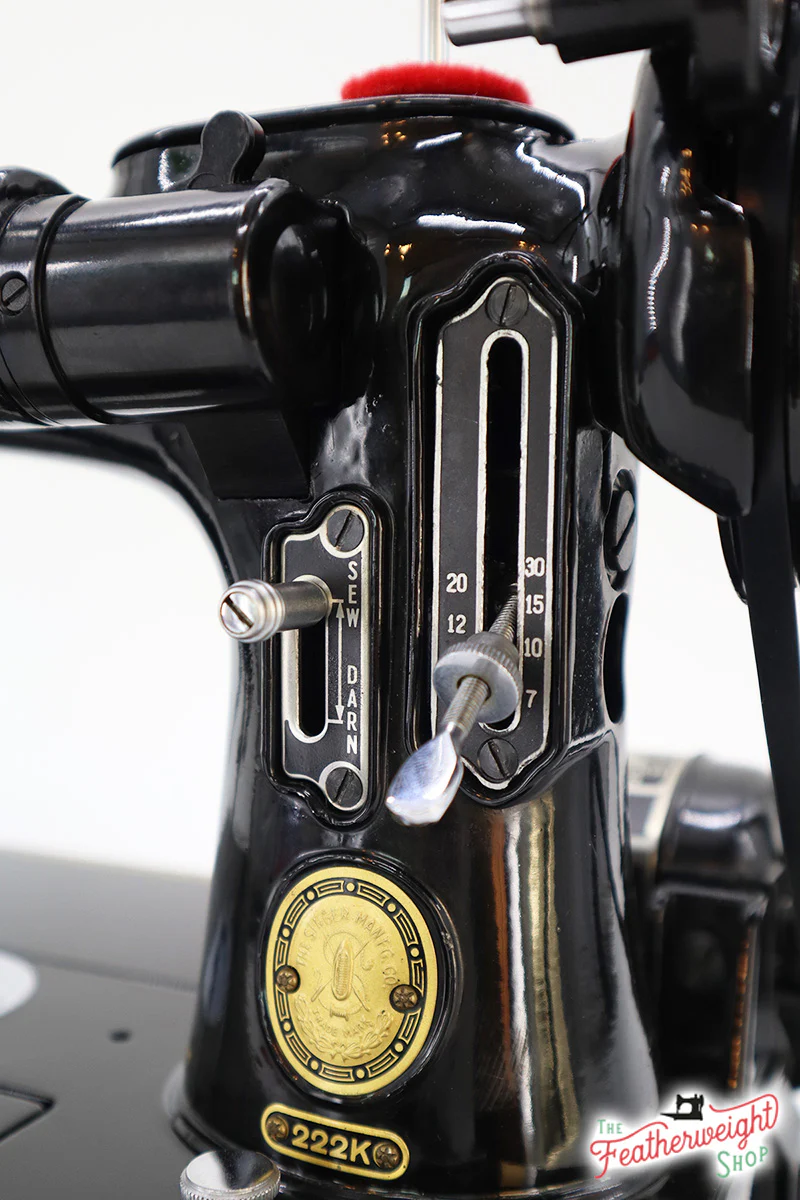 Singer Featherweight 222K Sewing Machine EM2350** - Image 19