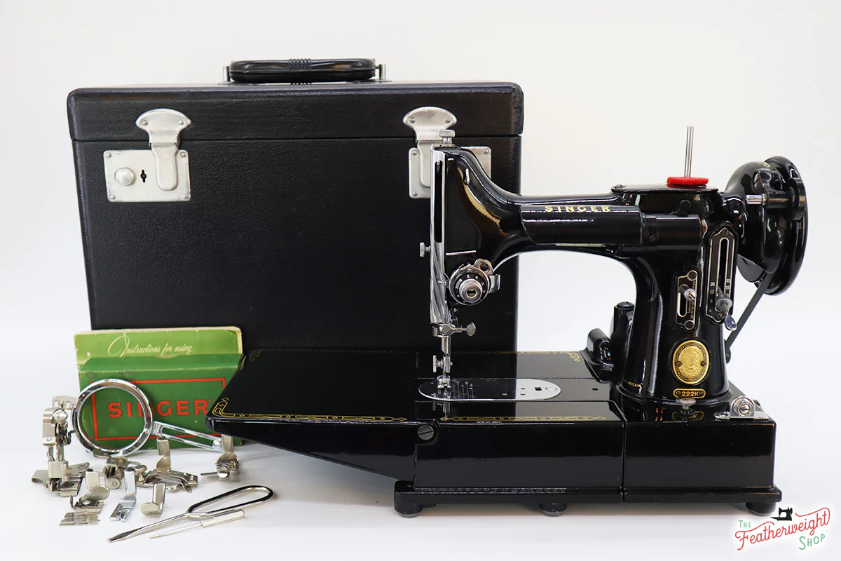 Singer Featherweight 222K Sewing Machine EM2350** - Image 2