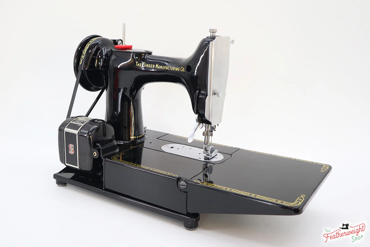 Singer Featherweight 222K Sewing Machine EM2350** - Image 7
