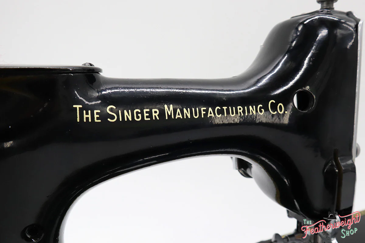 Singer Featherweight 222K Sewing Machine EM2353** - Image 14