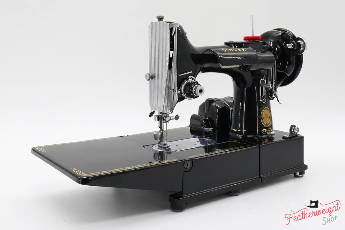 Singer Featherweight 222K Sewing Machine EM2353** - Image 3