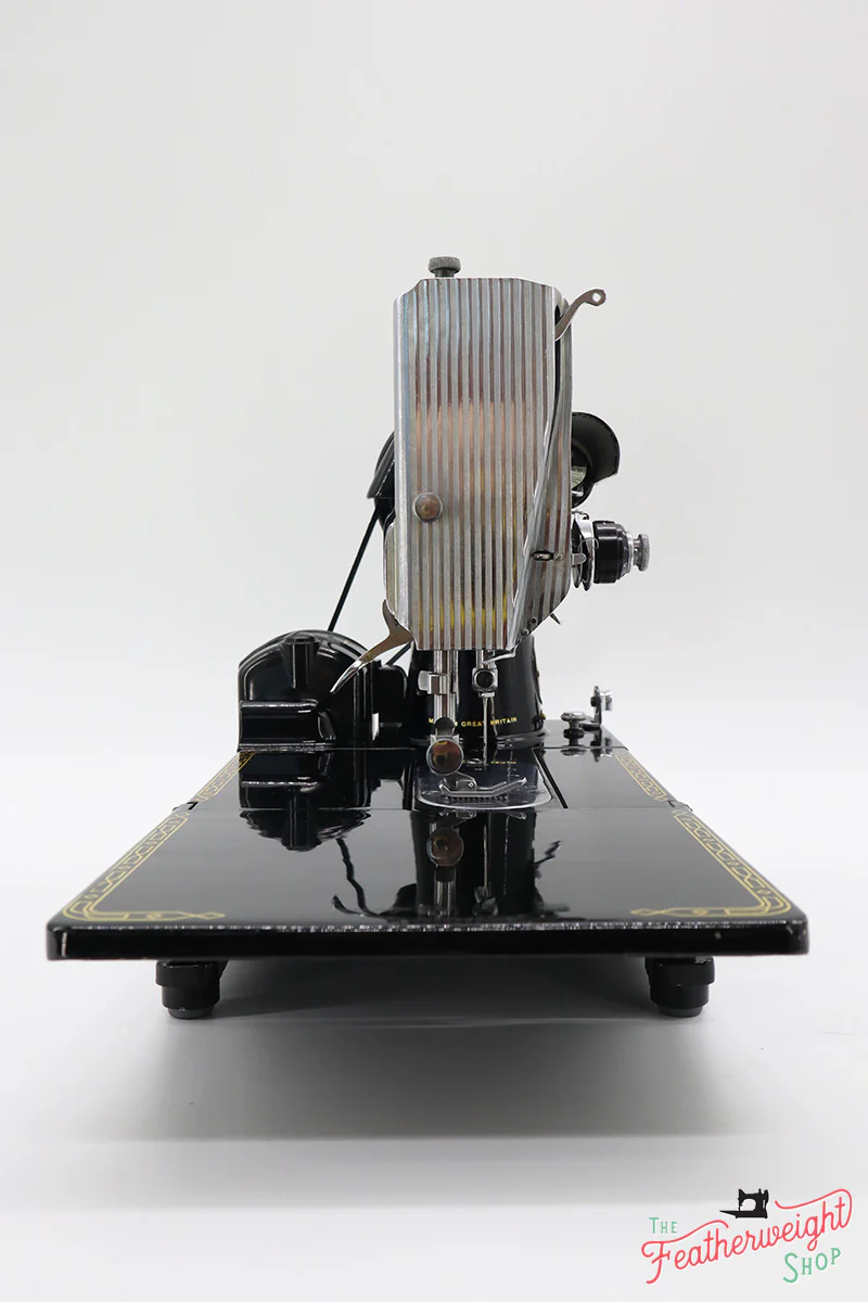 Singer Featherweight 222K Sewing Machine EM2353** - Image 4
