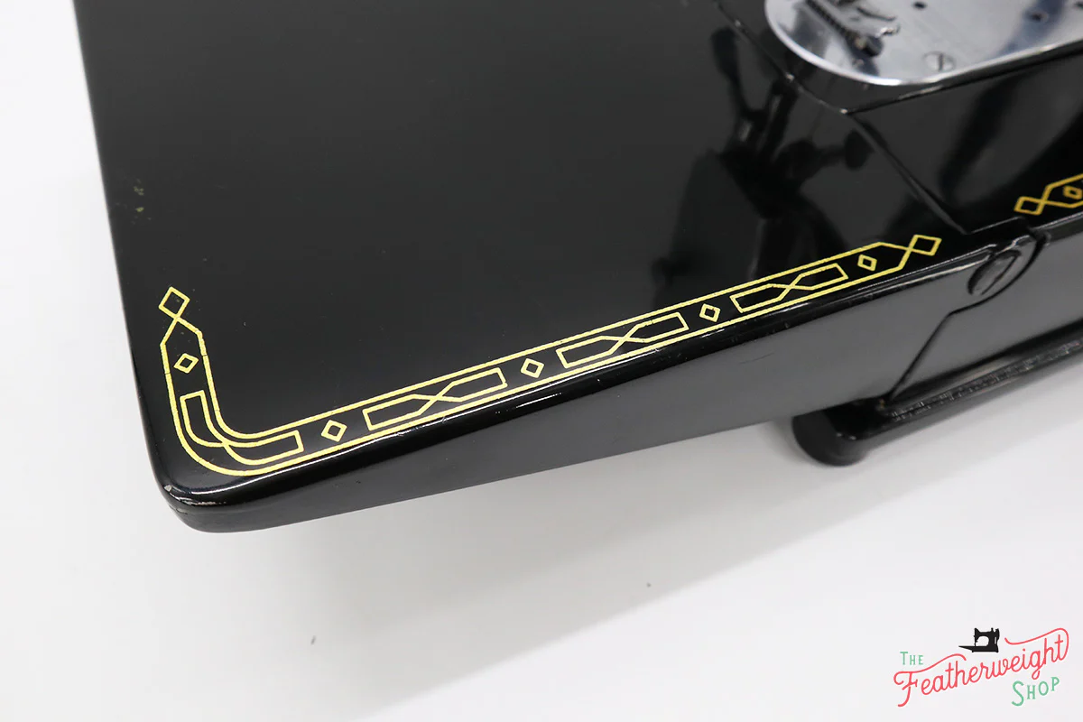 Singer Featherweight 222K Sewing Machine EM2353** - Image 8