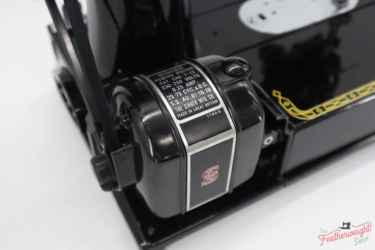 Singer Featherweight 222K Sewing Machine EM236*** - Image 17