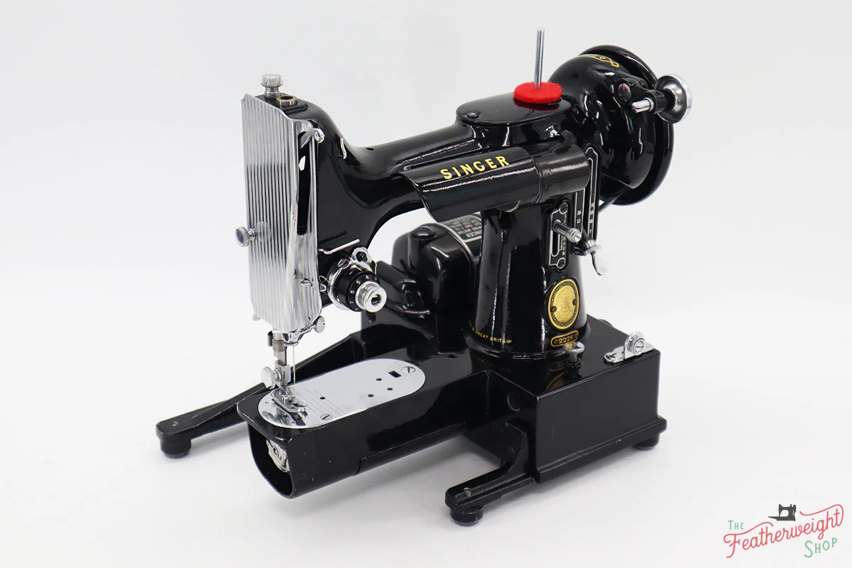 Singer Featherweight 222K Sewing Machine EM236*** - Image 2