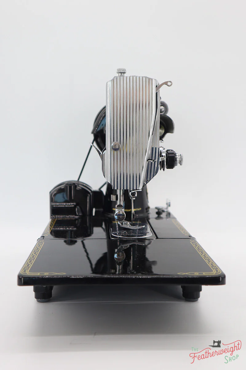 Singer Featherweight 222K Sewing Machine EM236*** - Image 5