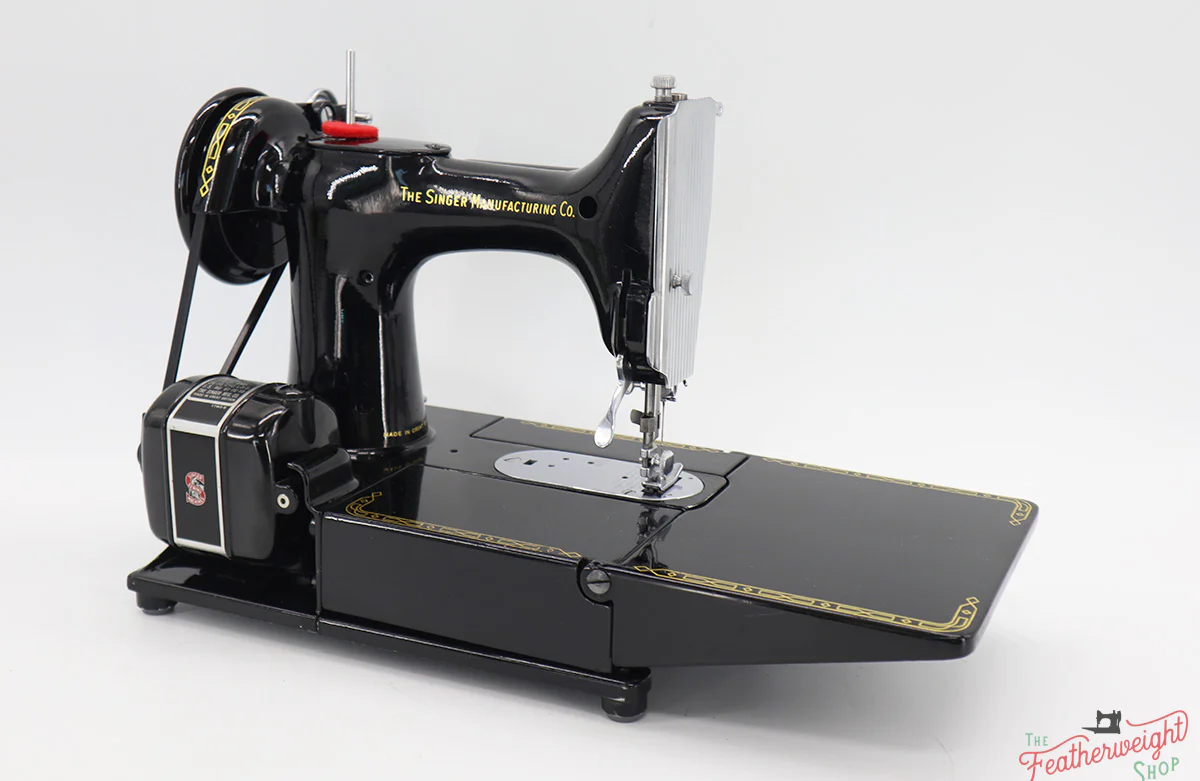 Singer Featherweight 222K Sewing Machine EM236*** - Image 7