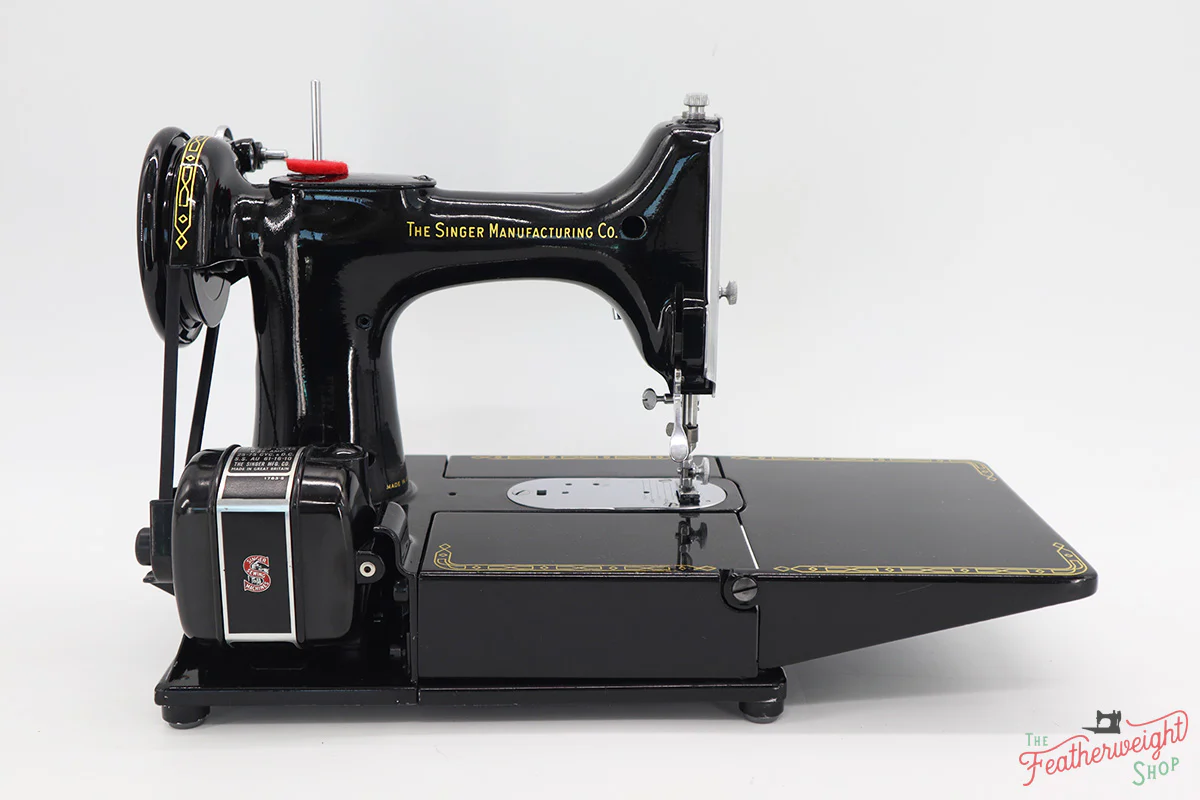 Singer Featherweight 222K Sewing Machine EM236*** - Image 8