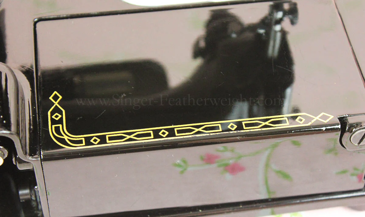 Singer Featherweight 222K Sewing Machine EM601*** - Image 13