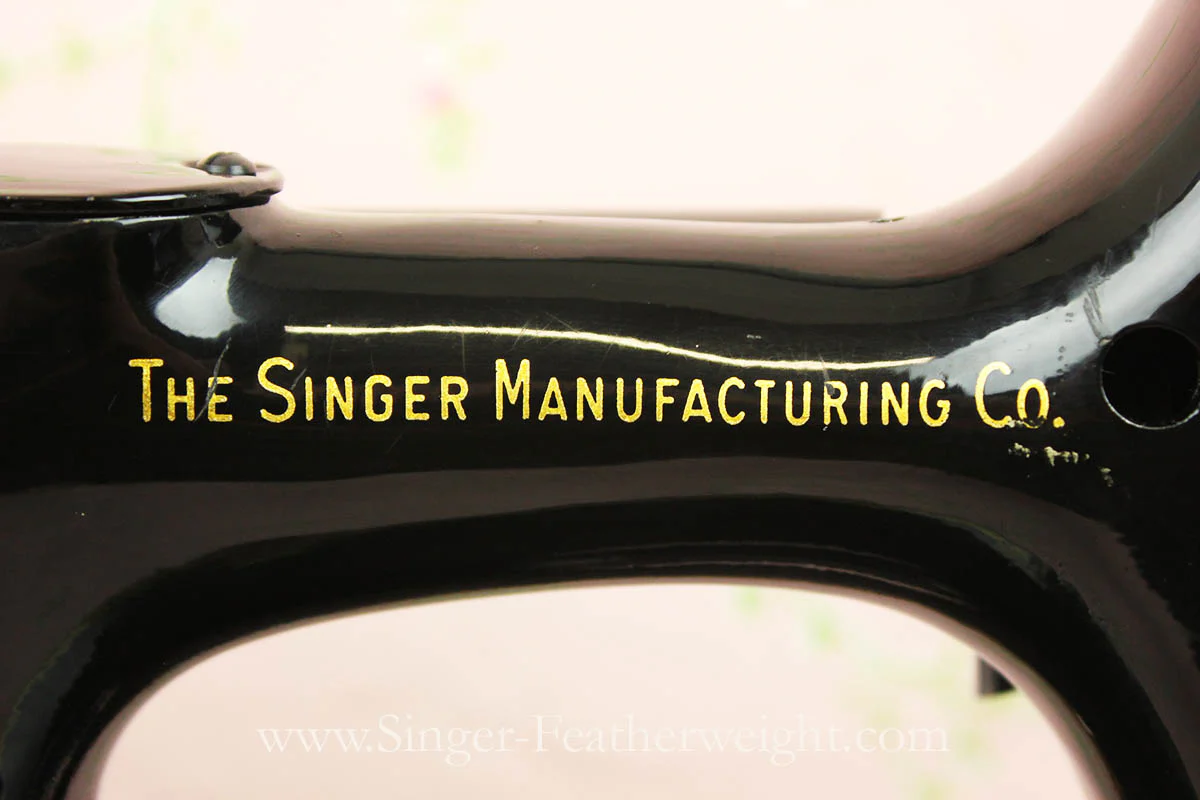 Singer Featherweight 222K Sewing Machine EM601*** - Image 14