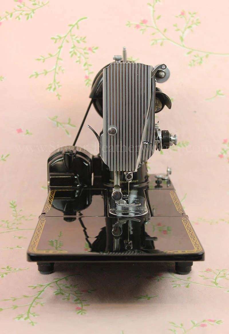Singer Featherweight 222K Sewing Machine EM601*** - Image 4