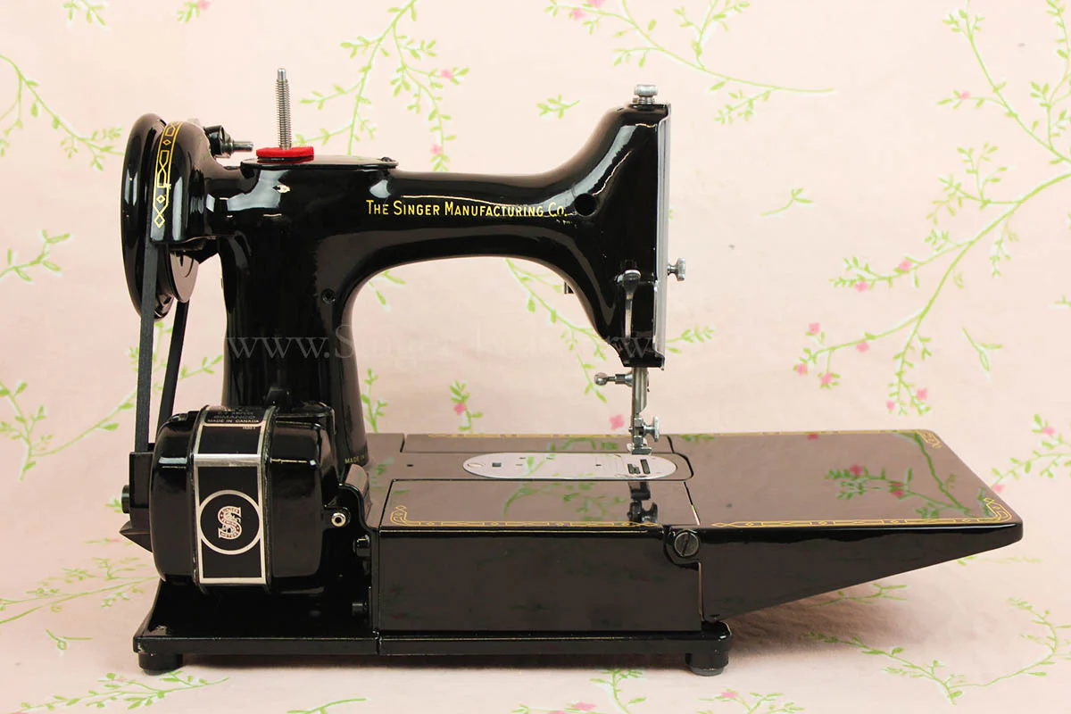 Singer Featherweight 222K Sewing Machine EM601*** - Image 7