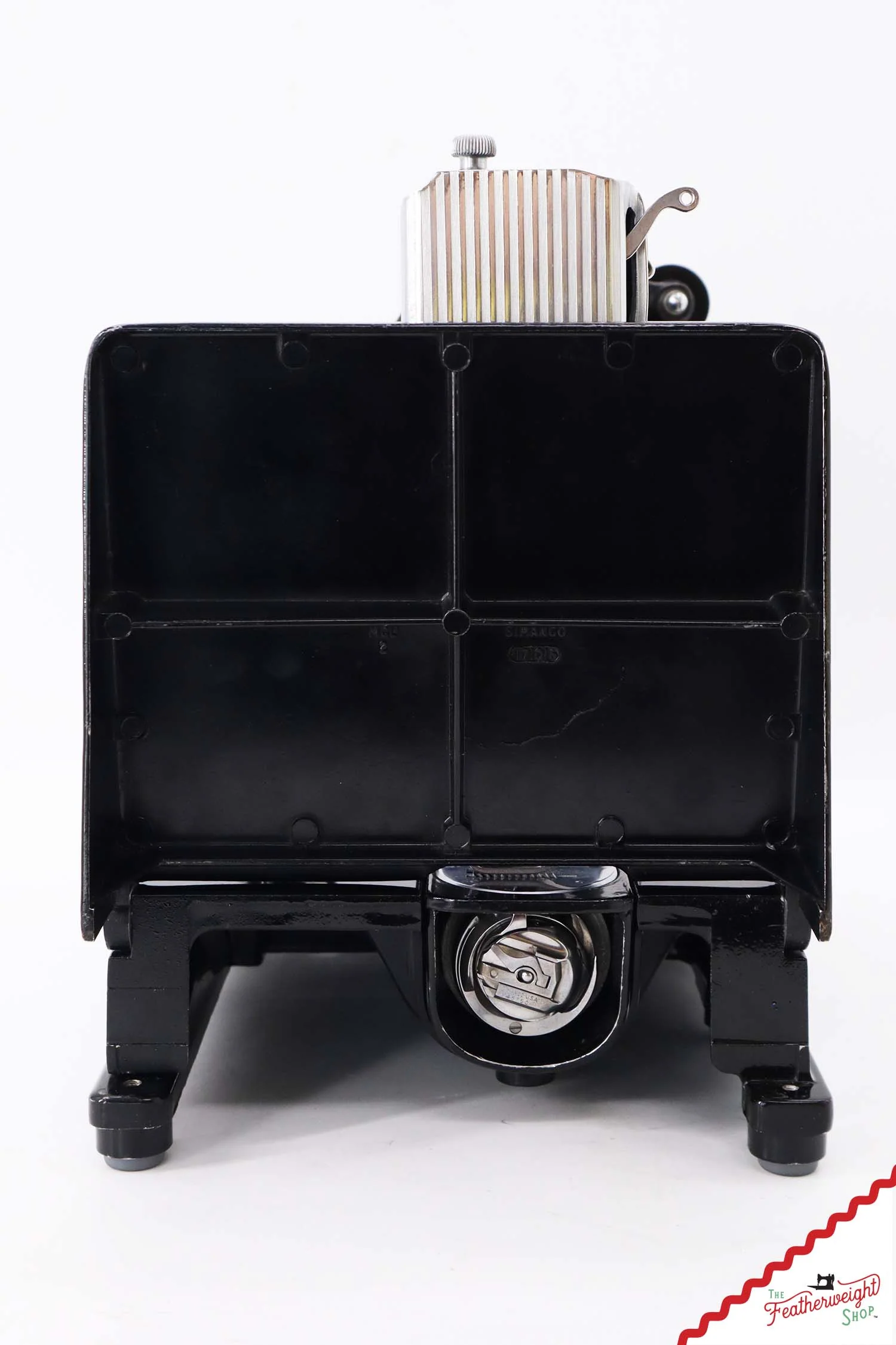 Singer Featherweight 222K Sewing Machine - EM6013**, 1957 - Image 5
