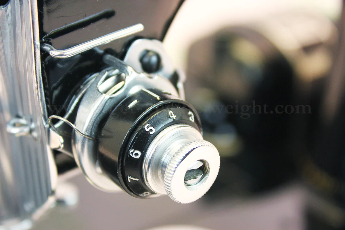 Singer Featherweight 222K Sewing Machine EM602*** - Image 14
