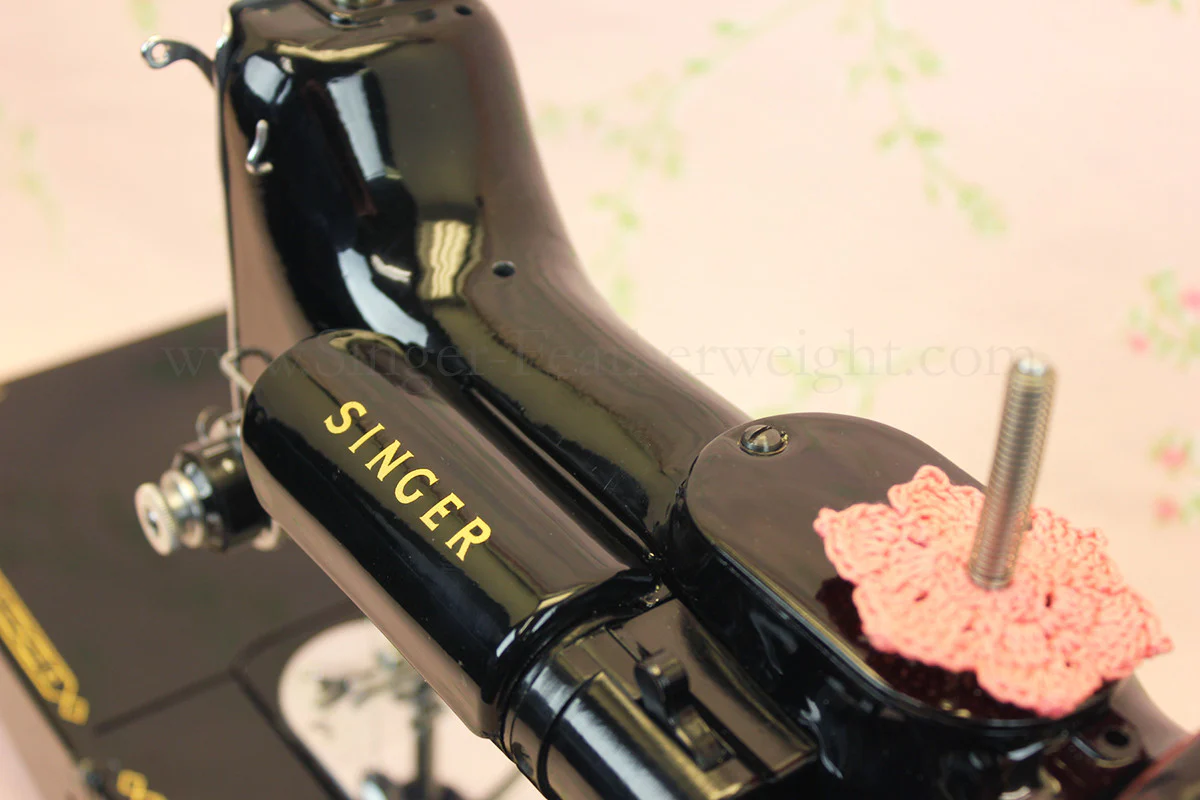 Singer Featherweight 222K Sewing Machine EM602*** - Image 17