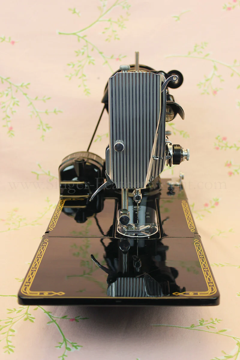 Singer Featherweight 222K Sewing Machine EM602*** - Image 5