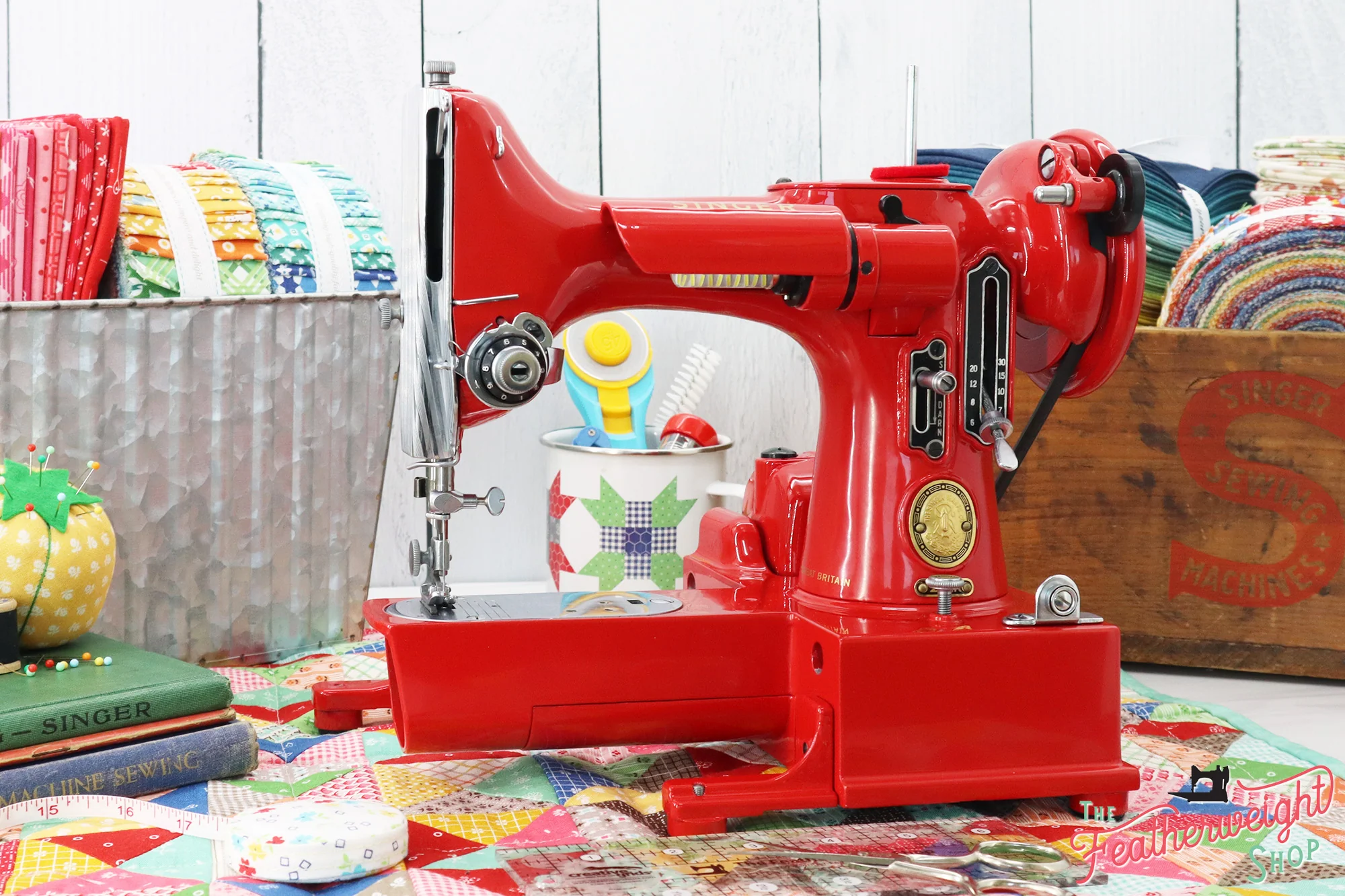 Singer Featherweight 222K Sewing Machine EM6022** - Fully Restored in Happy Red - Image 4