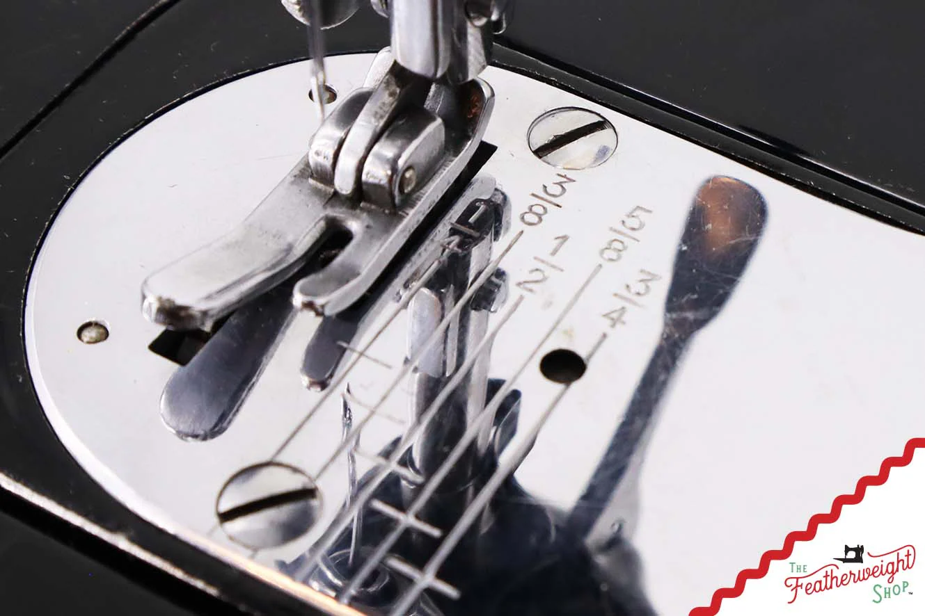 Singer Featherweight 222K Sewing Machine - EM6023**, 1957 - Image 15