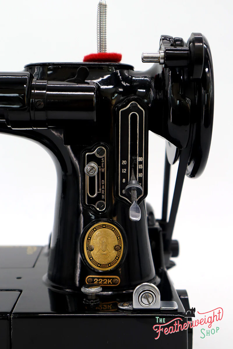 Singer Featherweight 222K Sewing Machine EM6024** - Image 18