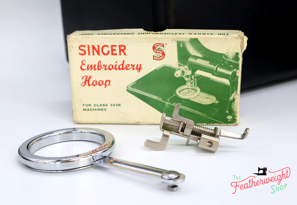 Singer Featherweight 222K Sewing Machine EM6024** - Image 21