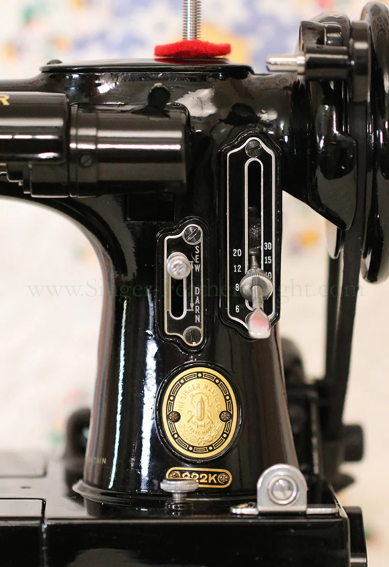 Singer Featherweight 222K Sewing Machine EM6028*** - Image 19