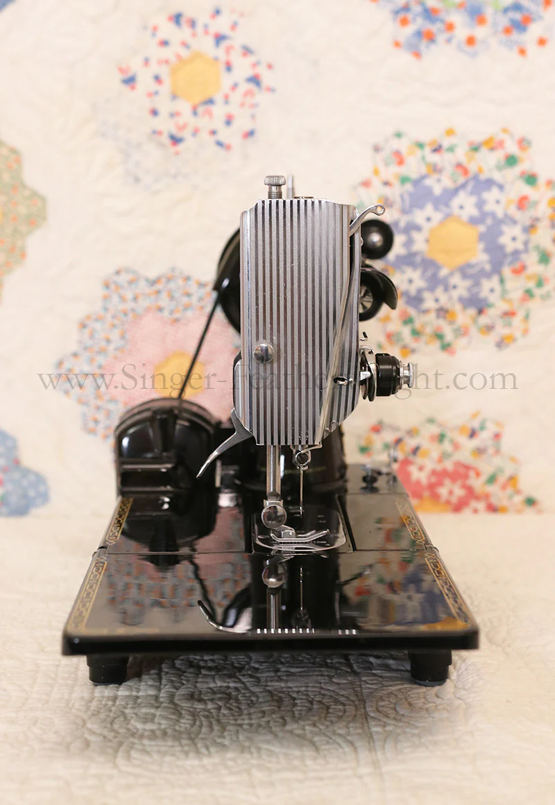 Singer Featherweight 222K Sewing Machine EM6028*** - Image 5