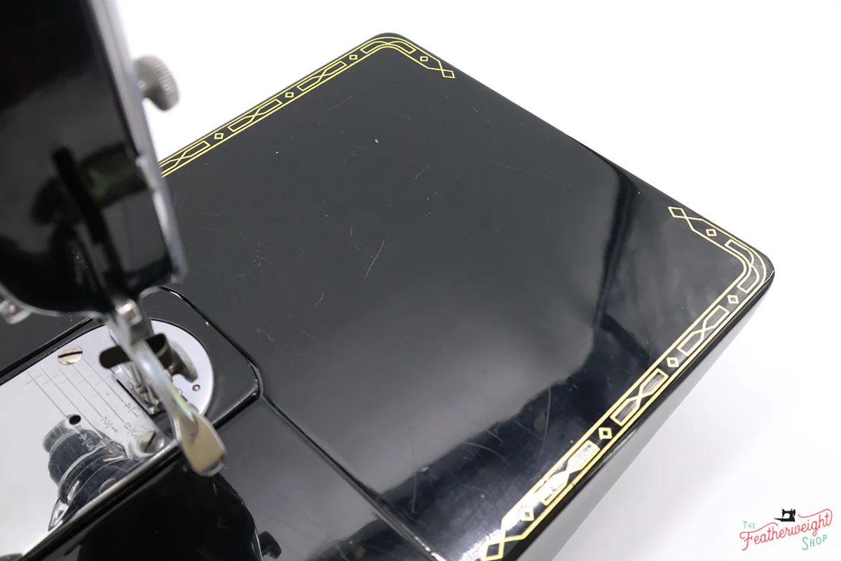 Singer Featherweight 222K Sewing Machine EM60467* - Image 13