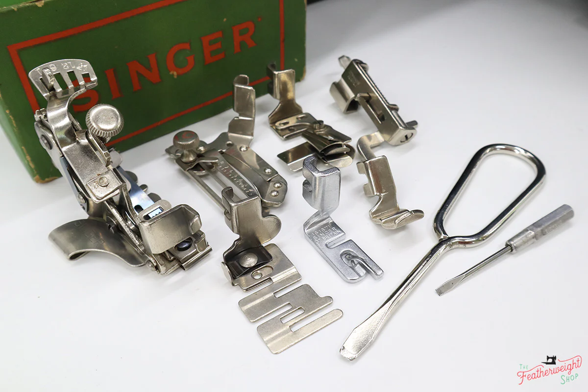 Singer Featherweight 222K Sewing Machine EM60467* - Image 21