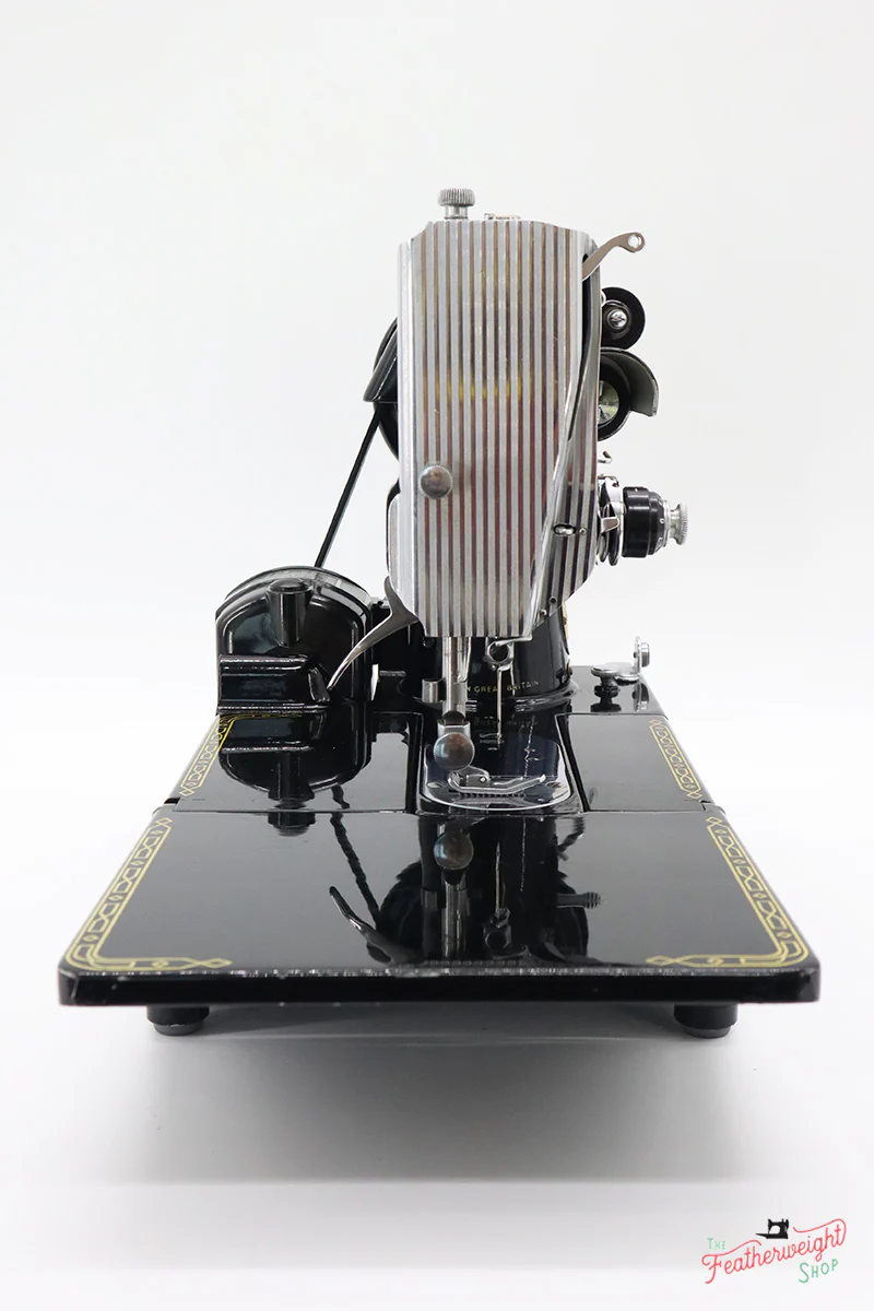 Singer Featherweight 222K Sewing Machine EM60467* - Image 5