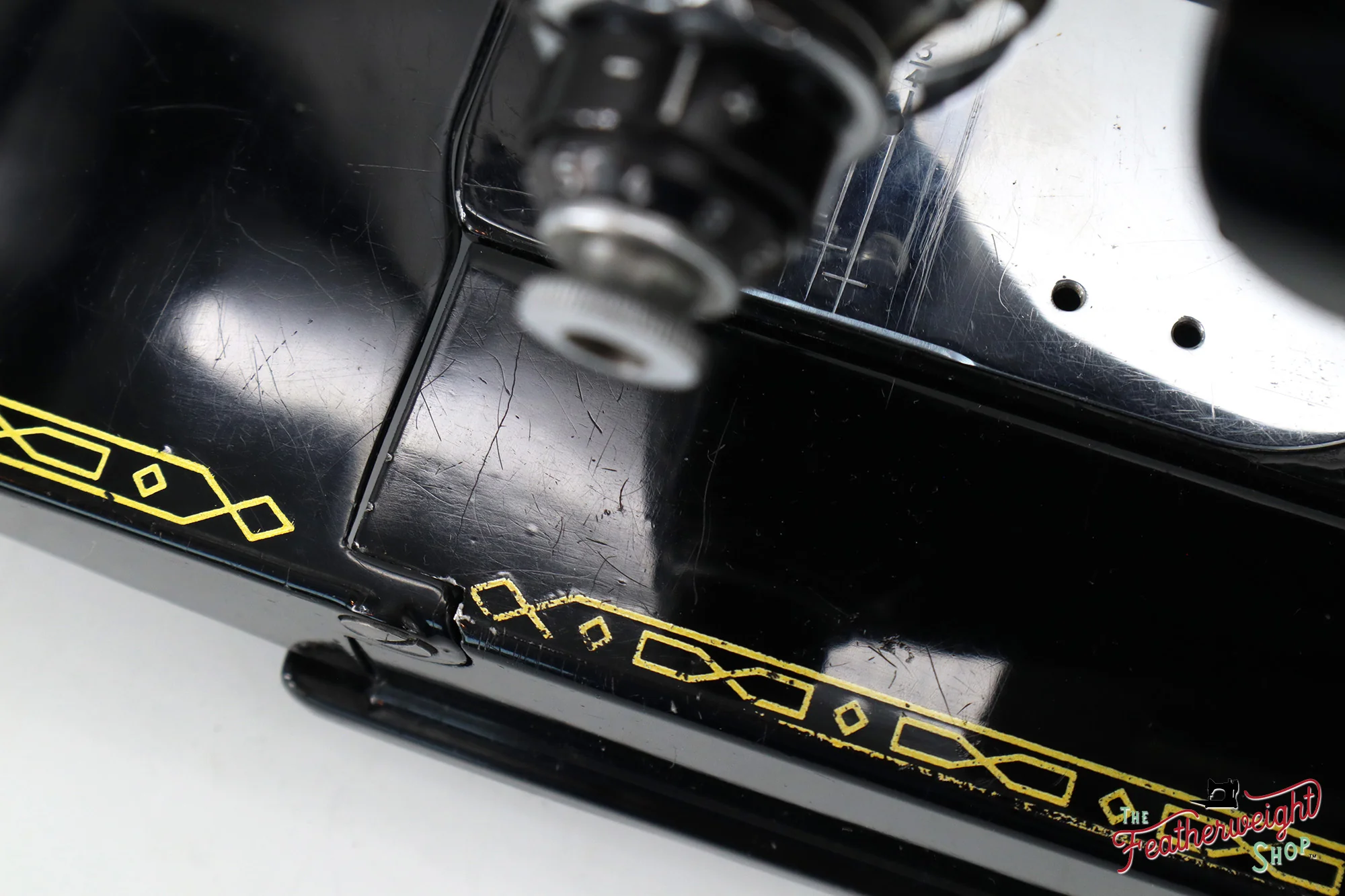 Singer Featherweight 222K Sewing Machine - EM6057**, 1957 - Image 10