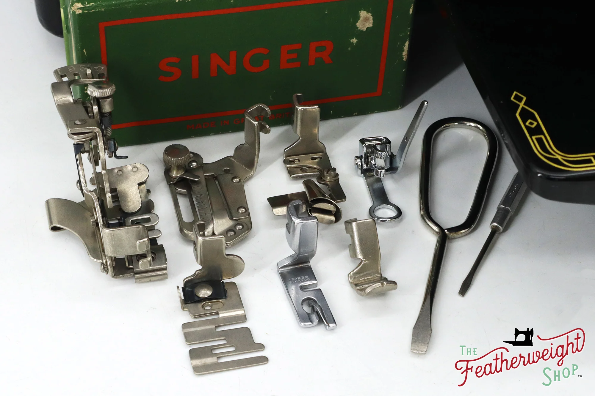 Singer Featherweight 222K Sewing Machine - EM6057**, 1957 - Image 20