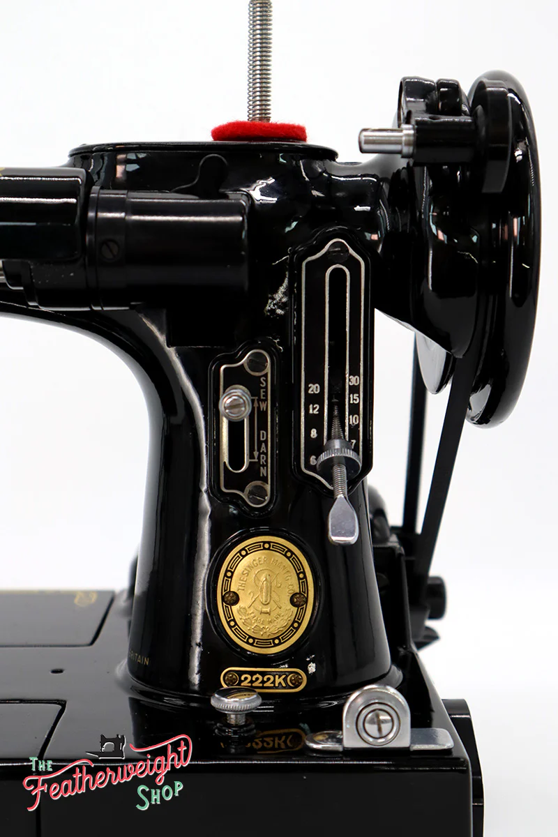 Singer Featherweight 222K Sewing Machine EM9573** - Image 17