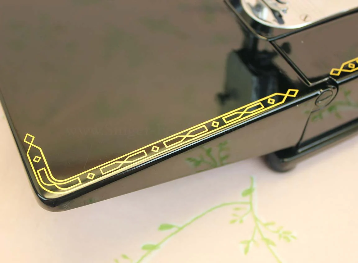 Singer Featherweight 222K Sewing Machine EM958** - Image 9