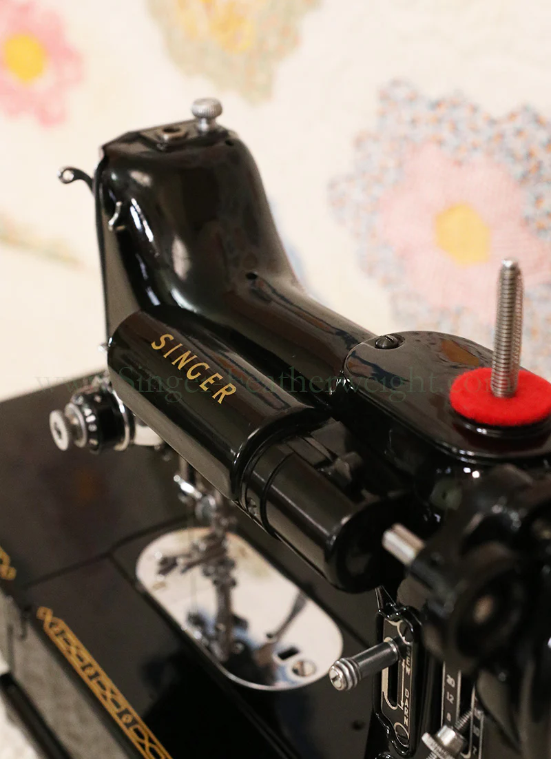 Singer Featherweight 222K Sewing Machine EM9581** - Image 16
