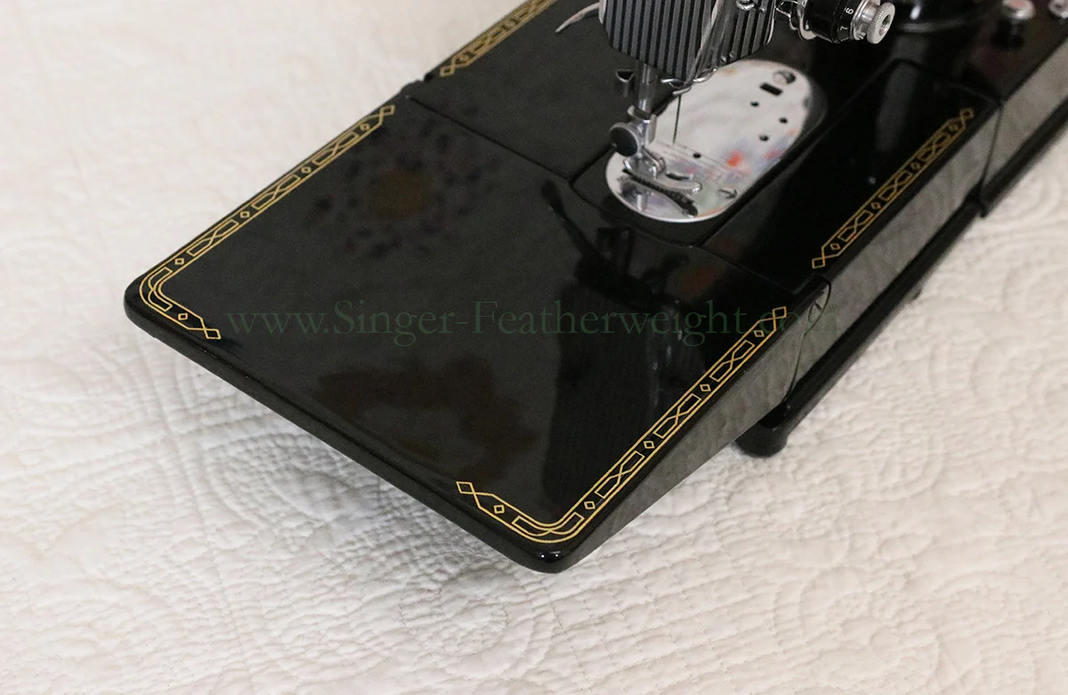 Singer Featherweight 222K Sewing Machine EM9584** - Image 11